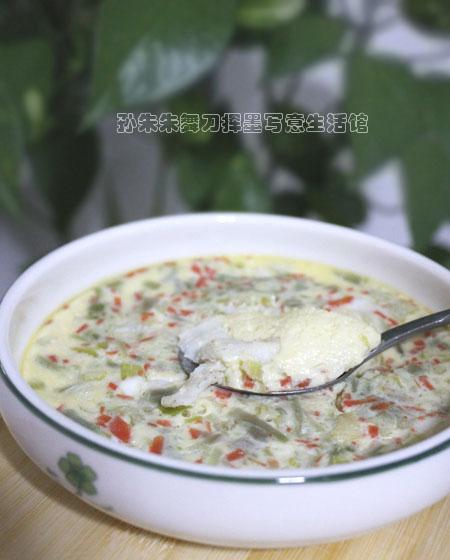 鸡蛋蔬菜末蒸鱼的做法