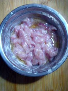 里脊炒蒜薹的做法