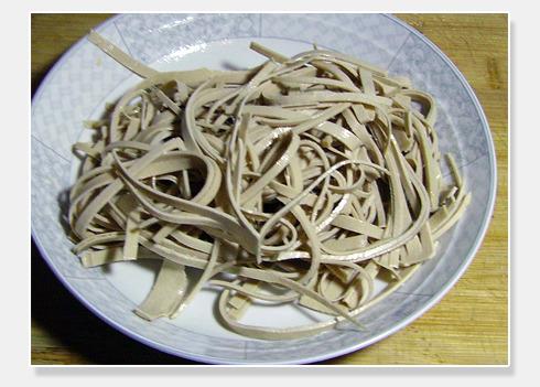 ���˸�˿������