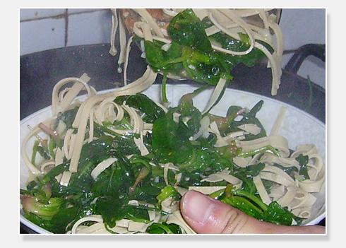 ���˸�˿������