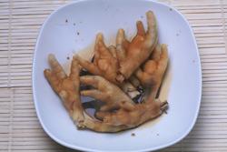 ���˶�����צ������