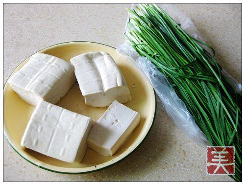 香煎豆腐炒韭菜的做法