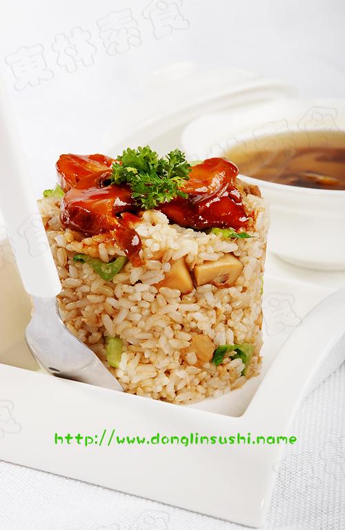 松茸炒饭配松茸功夫汤的做法