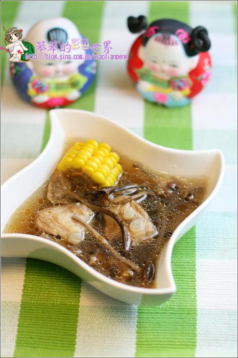茶树菇玉米排骨汤的做法
