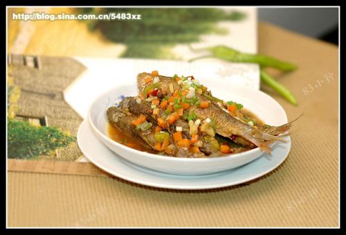 家常干烧“滚筒鱼”的做法