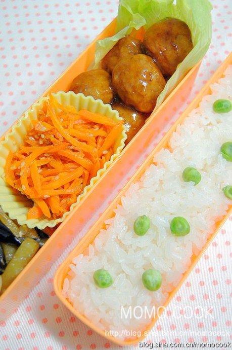 糖醋丸子与素烧茄子便当的做法