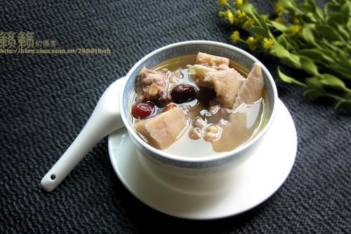 榴梿壳煲土鸡汤的做法