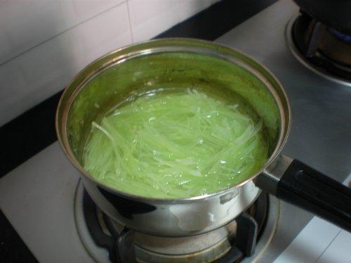 凉拌窝笋的做法