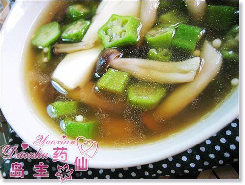 秋葵豆腐汤的做法