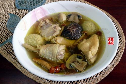 猴头菇鸡汤的做法