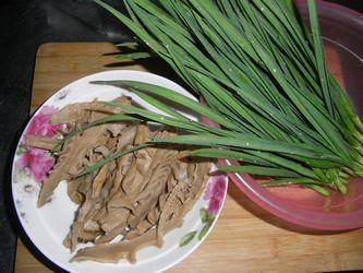 笋干炒大蒜的做法