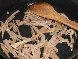 笋干炒大蒜的做法