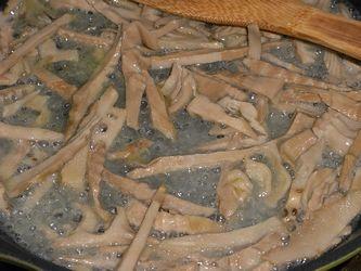 笋干炒大蒜的做法