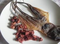 花生八爪鱼煲猪脚汤的做法