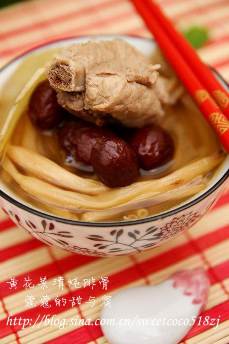 黄花菜排骨汤的做法