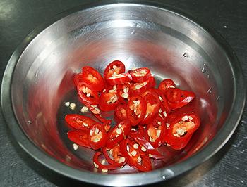 树子辣椒炒苦瓜的做法