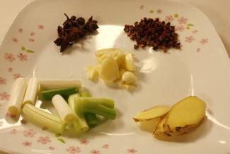 苦瓜酱烧排骨的做法