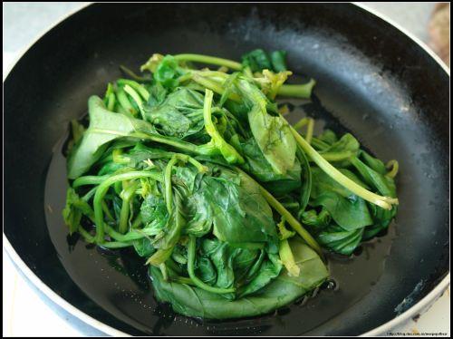 蒜香菠菜的做法
