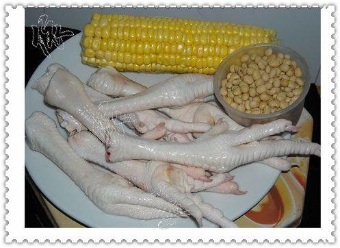 黄豆鸡脚汤的做法