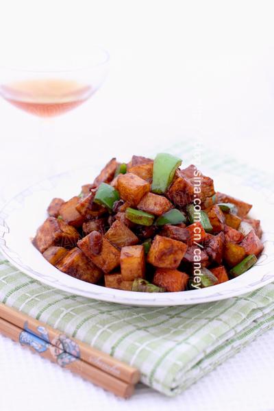 酱烧豆腐丁的做法