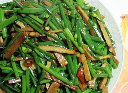 韭菜苔炒香干的做法