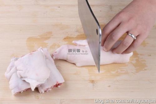 海带黄豆猪蹄汤的做法