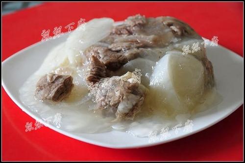 萝卜清汤牛腩的做法
