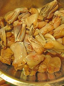 香辣牛蛙锅的做法