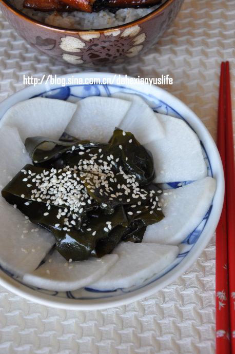 烤鳗鱼饭+味增汤+凉拌海带的做法