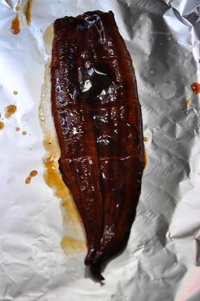 烤鳗鱼饭+味增汤+凉拌海带的做法