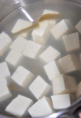 烤鳗鱼饭+味增汤+凉拌海带的做法