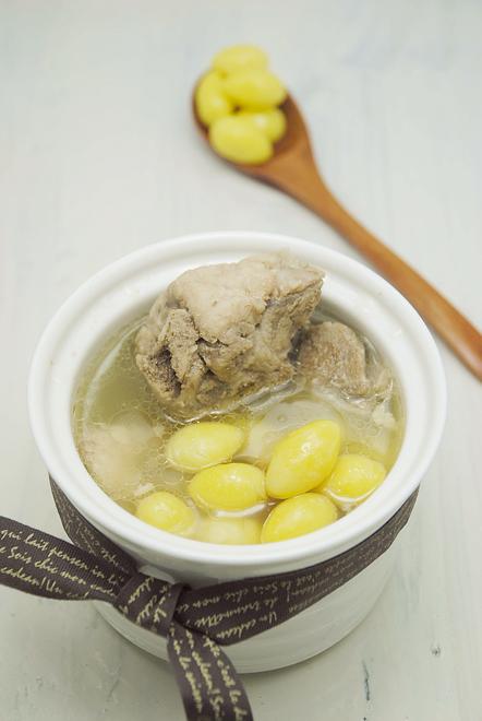 白果排骨汤的做法