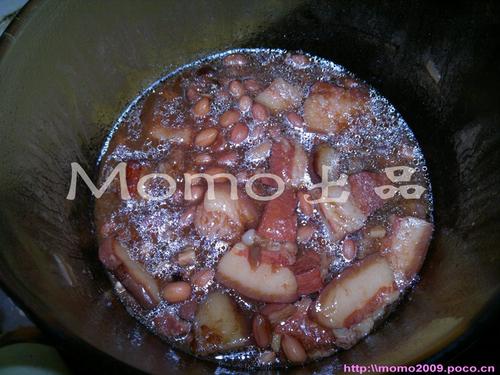 花生卤肉的做法