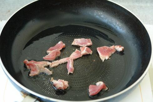 白菜炒木耳的做法