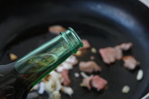 白菜炒木耳的做法