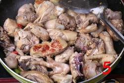 小鸡炖蘑菇的做法