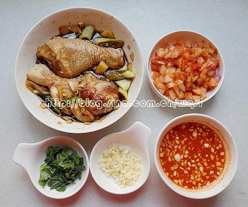 泡菜油淋鸡腿的做法