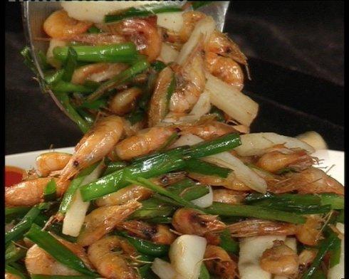 青椒汆酱茄子和山药炒河虾的做法