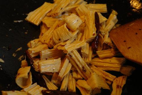 椒香腐竹的做法