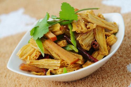 椒香腐竹的做法