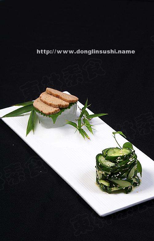 芥末麻香黄瓜配白切素牛肉的做法