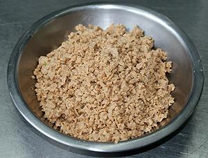 芥末麻香黄瓜配白切素牛肉的做法