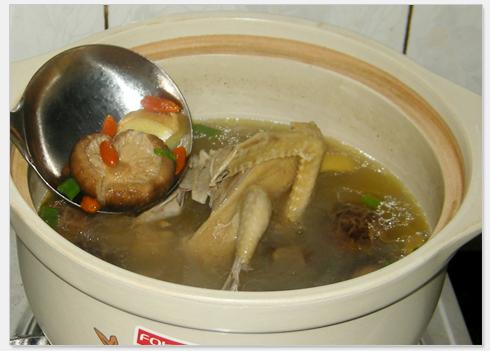 香菇煲乳鸽的做法