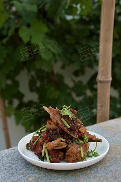 椒盐鸭架的做法