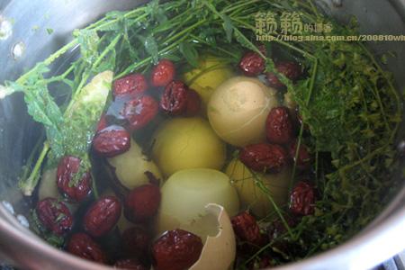地菜花煮鸡蛋的做法