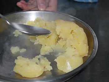 烤素香排西蓝花配罗勒油汁的做法