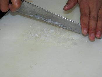 烤素香排西蓝花配罗勒油汁的做法