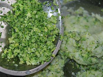 烤素香排西蓝花配罗勒油汁的做法