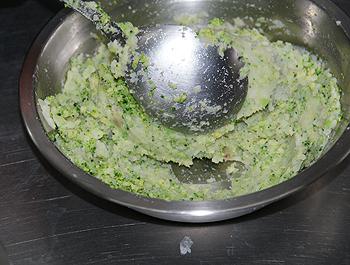 烤素香排西蓝花配罗勒油汁的做法