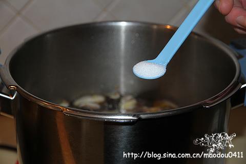 香菇木耳草鸡汤的做法